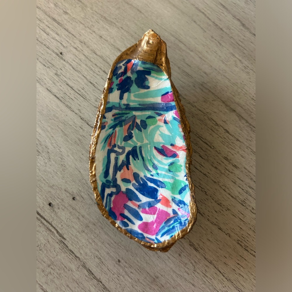 Lilly Pulitzer inspired oyster dish/trinket